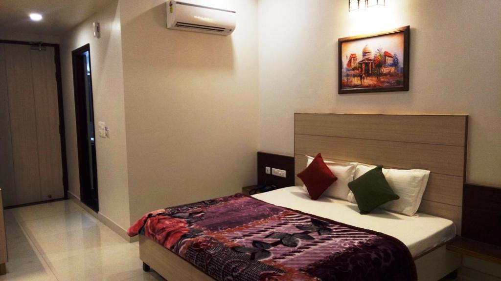 Alankrita Suites & Party Halls Meerut Exterior foto