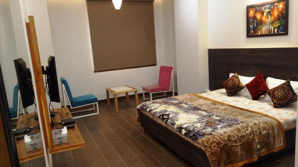 Alankrita Suites & Party Halls Meerut Exterior foto
